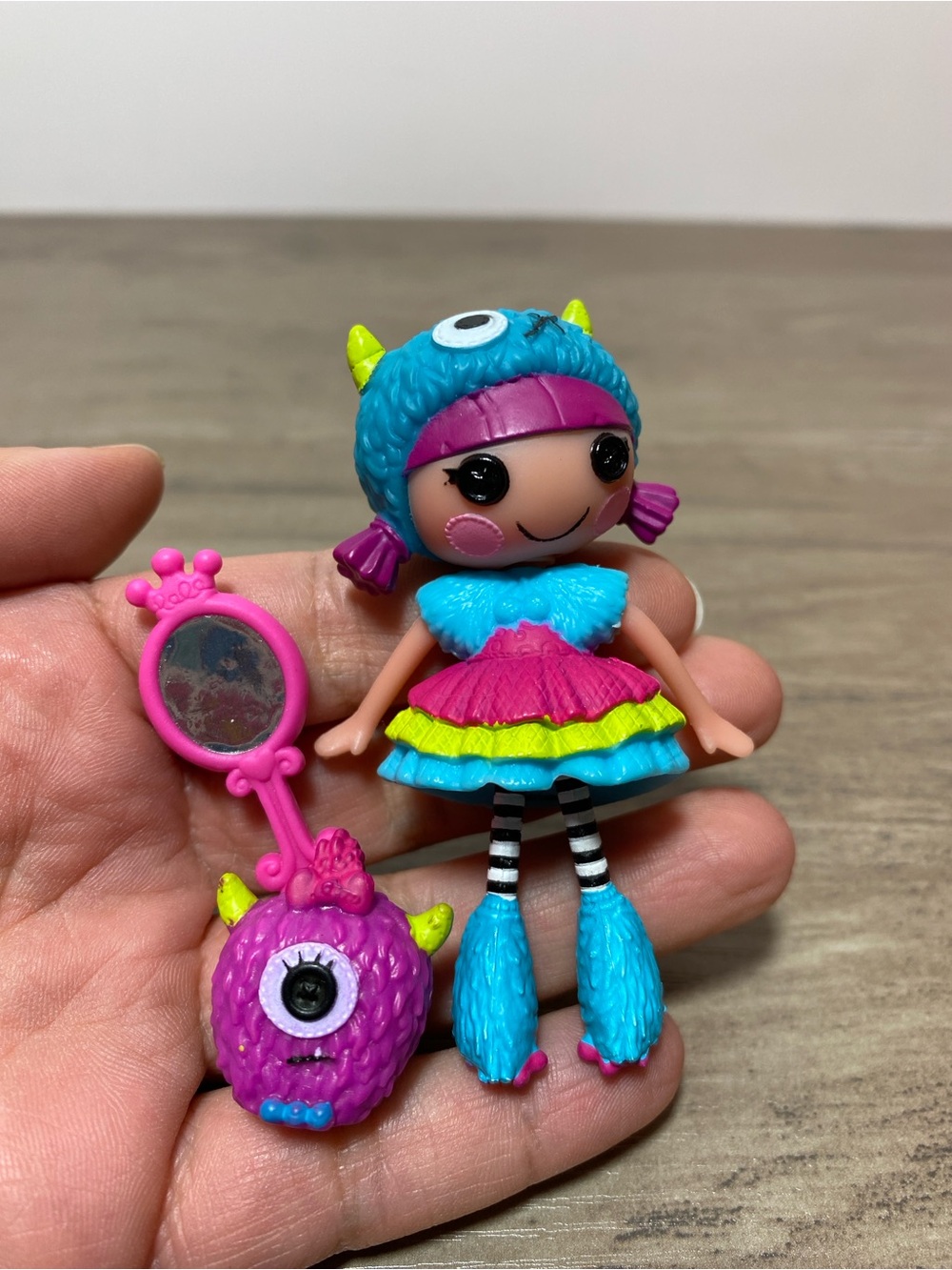 Lalaloopsy Furry Grrs a lot Mini Figure with Accessories 3"